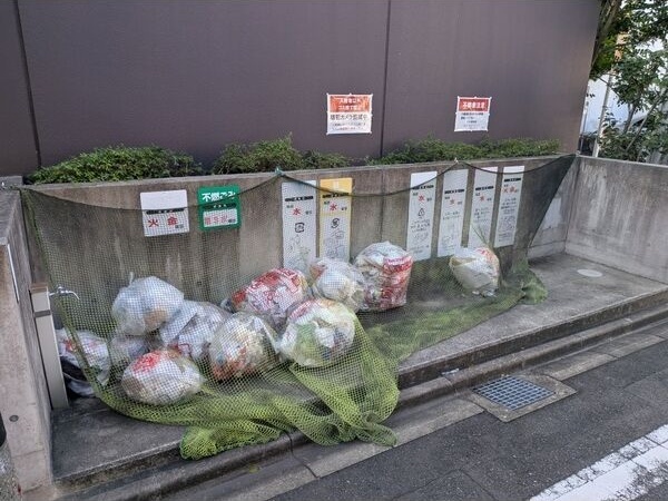 拡大写真:岩塚テラス 6階602の敷地内ごみ置き場