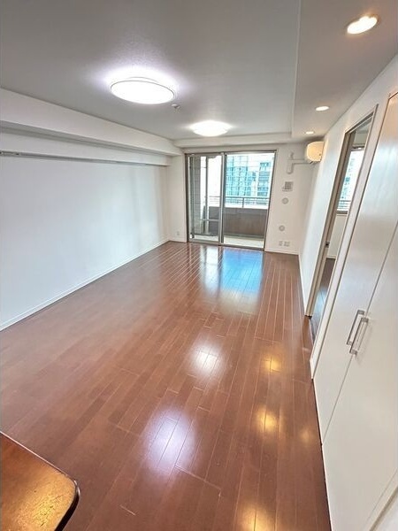拡大写真:リエトコート丸の内 6階605の居間
