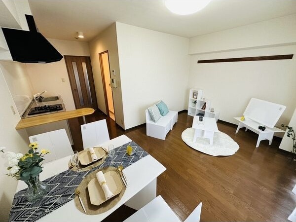 拡大写真:ST PLAZA EAST 4階403の居間