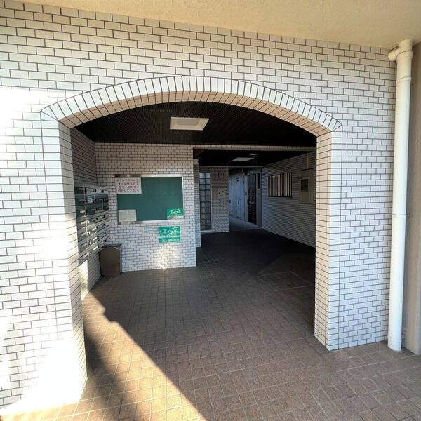 拡大写真:ファミール大畑 3階302のエントランス