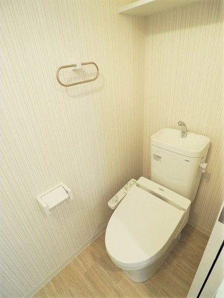 拡大写真:名古屋市熱田区新尾頭1丁目 14階1405のトイレ
