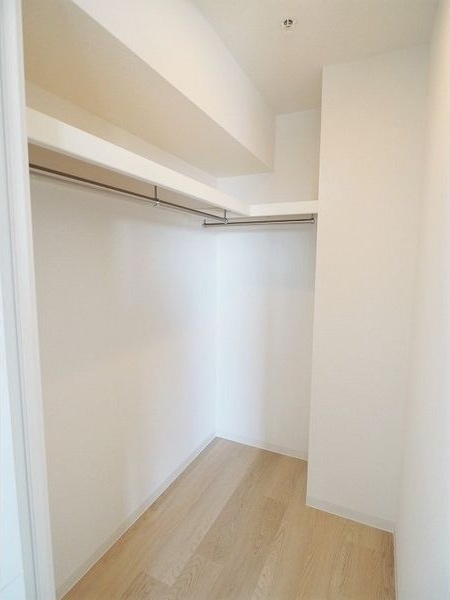 拡大写真:名古屋市熱田区新尾頭1丁目 14階1405の収納
