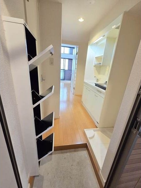 拡大写真:Loft4千種 2階202の玄関