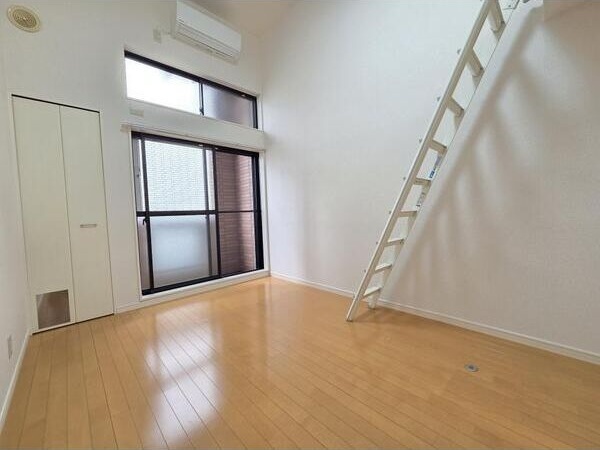 拡大写真:Loft4千種 2階202の内装