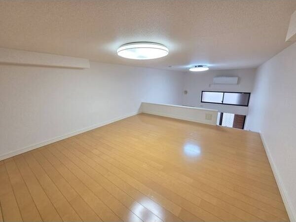 拡大写真:Loft4千種 2階105の洋室
