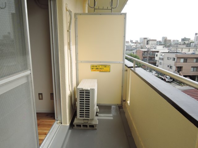 拡大写真:アクセス高辻 5階5Cのバルコニー