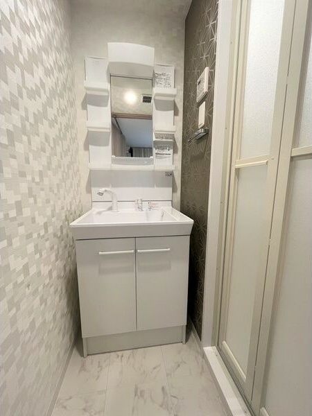 拡大写真:S-RESIDENCE六番町 3階303の洗面所