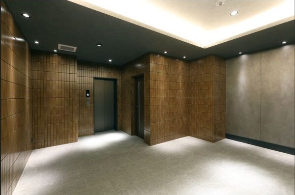 拡大写真:S-RESIDENCE尾頭橋clarity(クラリティ) 9階903のエントランス
