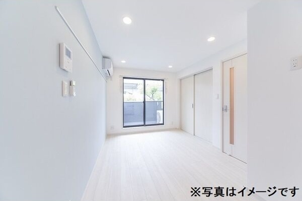 拡大写真:T.A一柳通1丁目(ティーエーイチヤナギドオリ 1階102の居間