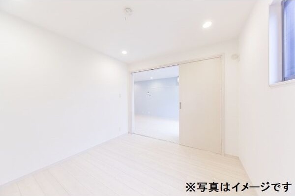 拡大写真:T.A一柳通1丁目(ティーエーイチヤナギドオリ 1階102の居間