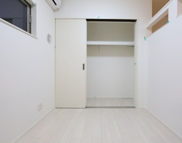 拡大写真:ハーモニーテラス八熊 3階302の収納
