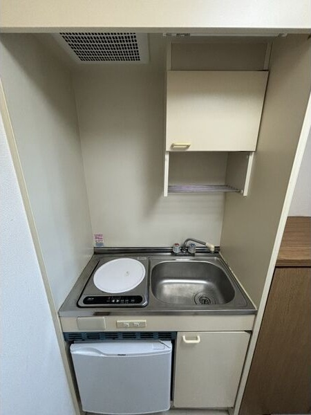 拡大写真:第三貞和ビル(ダイサンテイワビル) 8階8Cのキッチン