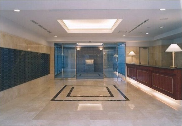 拡大写真:グラン・アベニュー名駅 13階1302のエントランス