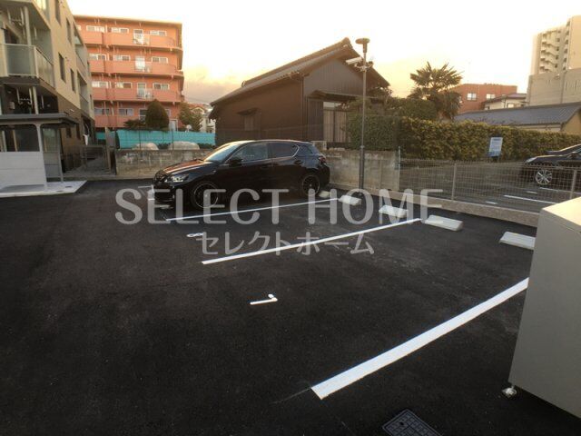 拡大写真:ドッグパウズ戸崎 3階301の駐車場です