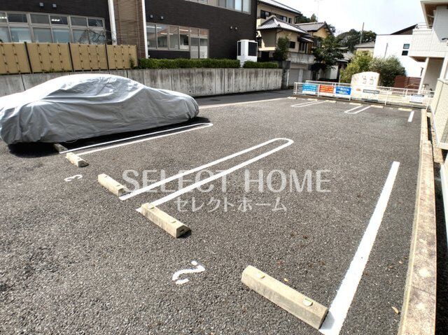 拡大写真:岡崎市明大寺町字馬場東 2階201の駐車場に車を止められます