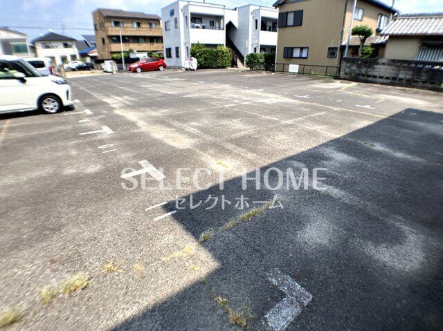 拡大写真:恵一番館 2階Lの駐車スペースもあります