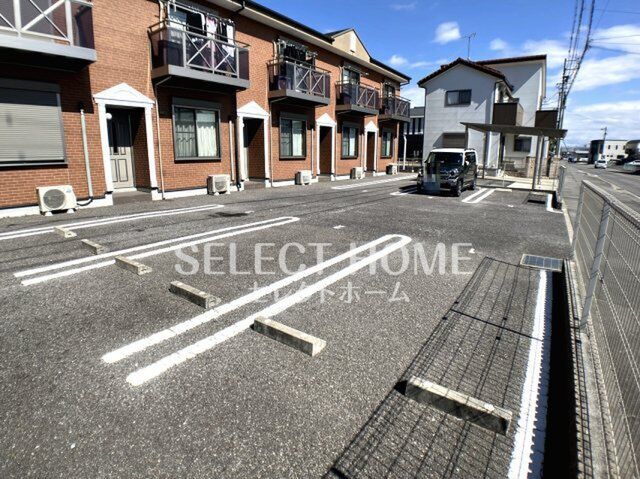 拡大写真:Riverside Happy one 1階1の駐車場に車を止められます