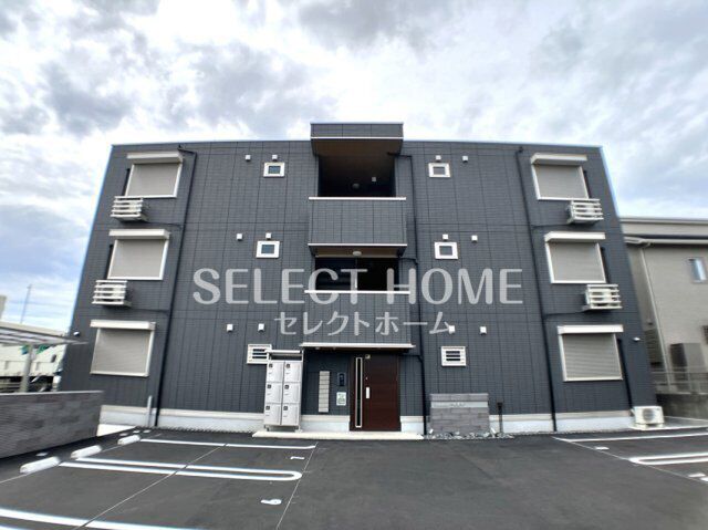 D-avance六名新町の外観