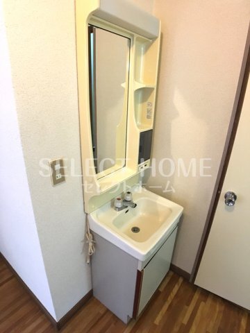 拡大写真:Gフォータン18 1階103の独立洗面化粧台付き