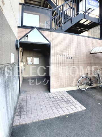 拡大写真:サンシャイン美合Ⅲ 3階303の清潔なエントランスです