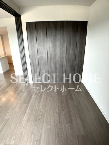 拡大写真：アルバックスタワ―岡崎康生 12階0の開放的な寝室です