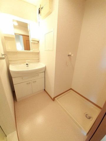 拡大写真:J・クレスト 2階201の忙しい朝には欠かせない洗面所です