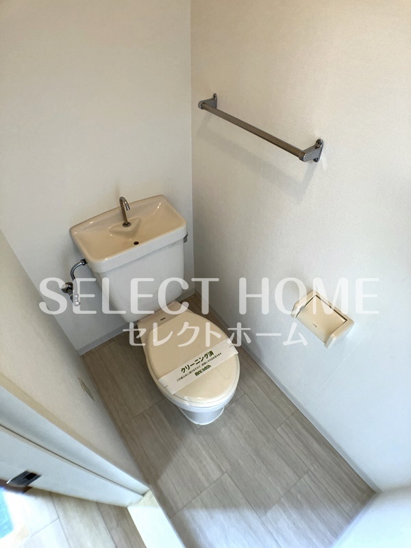 拡大写真:メゾンドベルⅡ 1階101のトイレも気になるポイント 同型タイプ