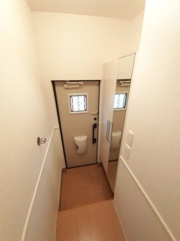 拡大写真:ミュゼ 2階207の毎日通る玄関はこちらです