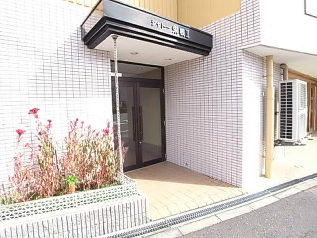 拡大写真:シャトー栄根Ⅱ 3階301のエントランス