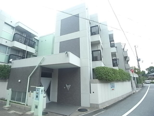 ホワイエ甲子園の外観