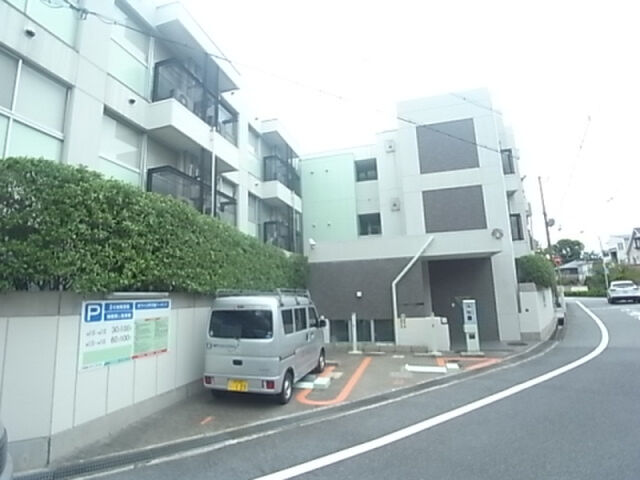 拡大写真:ホワイエ甲子園 3階311のエントランス