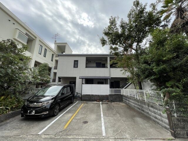 メゾン小百合園の外観