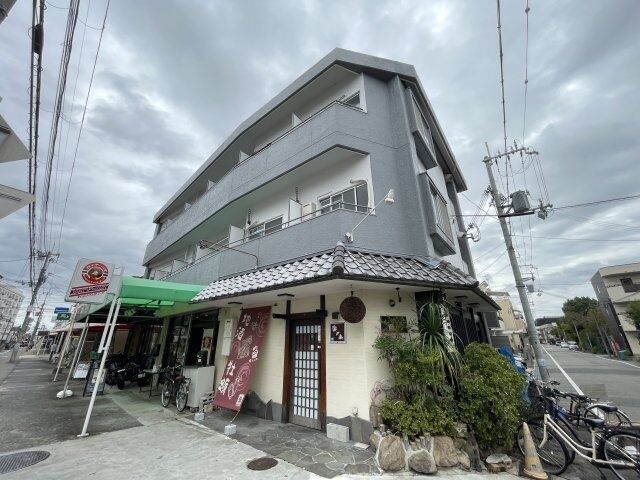 ボヌール里中の外観