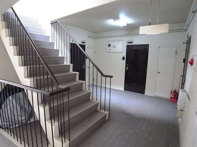 拡大写真:竹園マンション 3階301のロビー