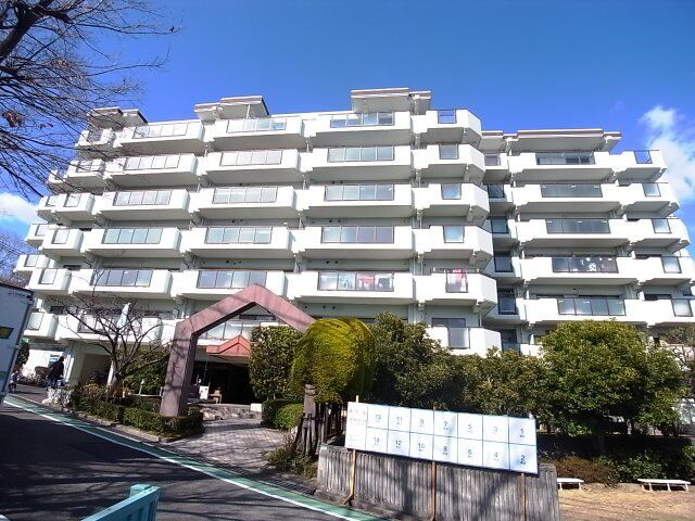 夙川リンデンハイムの外観