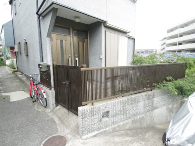 拡大写真:田口ハイツ 2階201のエントランス