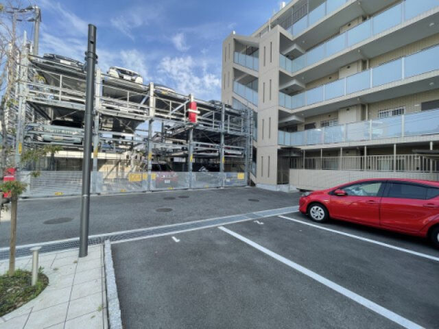 拡大写真:レジェンダリー甲子園浦風町 4階402の駐車場