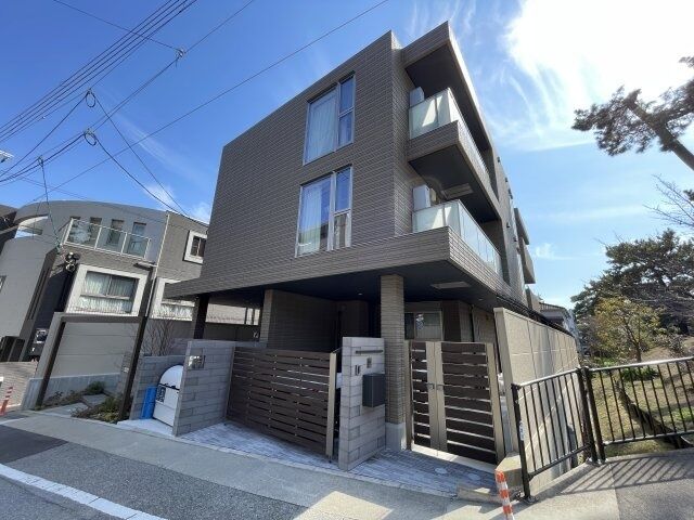フロレゾン夙川の外観