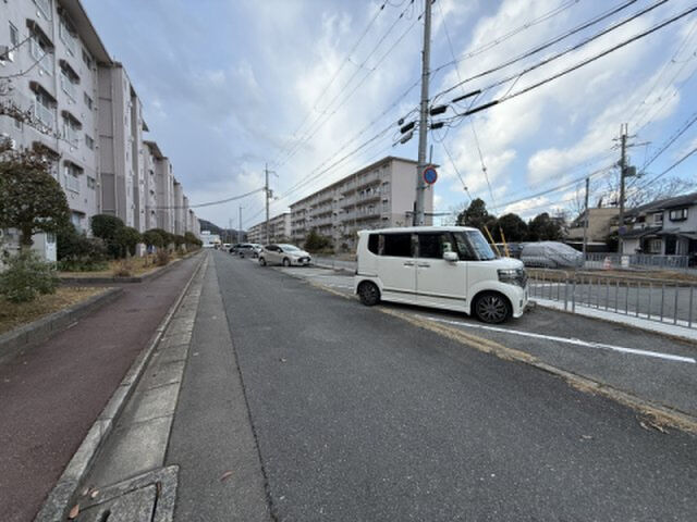 拡大写真:清和台住宅団地16号棟 2階204の駐車場