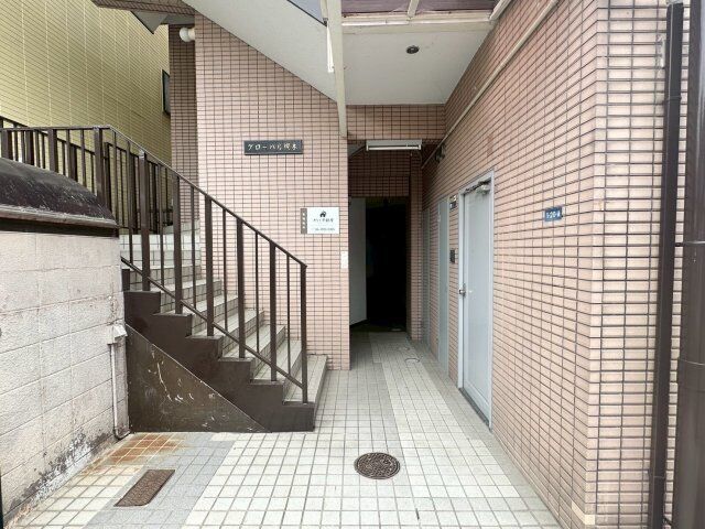 拡大写真:グローバル槻木 3階303のエントランス