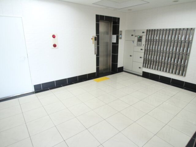 拡大写真:GROOVE川西多田(グルーヴカワニシタダ) 7階709のロビー