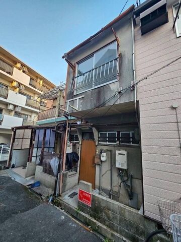 久代4-6-3テラスハウスの外観
