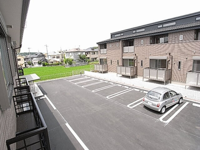 拡大写真:ピープルコート2号館 2階203の駐車場