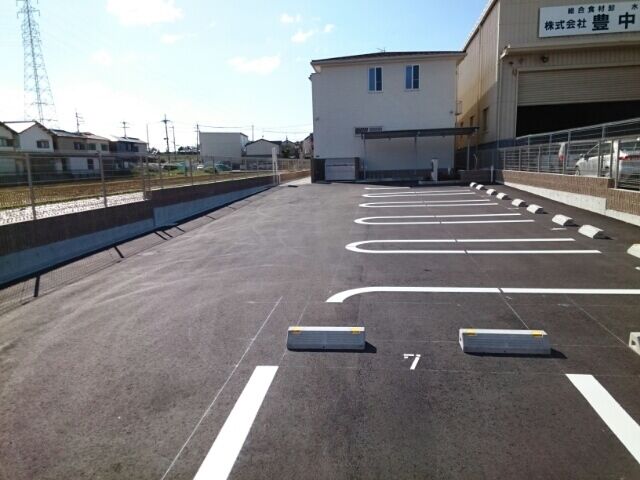 拡大写真:モンレーブ 2階201の駐車場