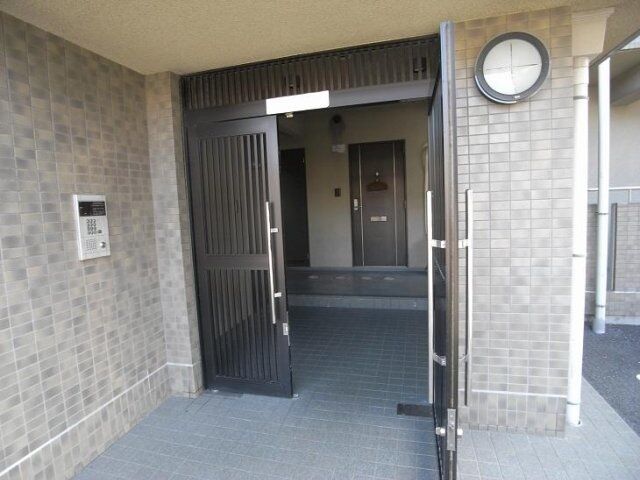 拡大写真:アンボワーズ久代2号館 1階103のエントランス