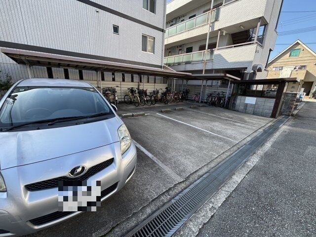 拡大写真:サンパレス21池田 3階306の駐車場