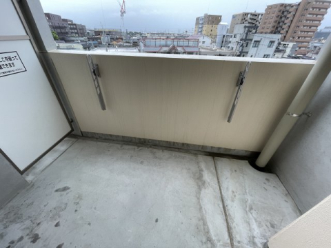 拡大写真:カーヨパレス鳴尾 5階505のバルコニー