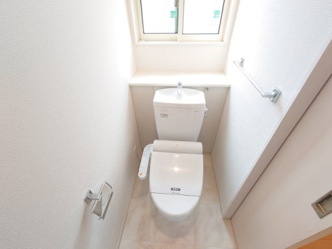 拡大写真:甲風園貸家 1階-のトイレ