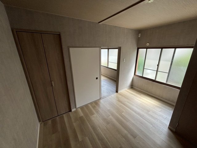 拡大写真:尾﨑文化 1階1の洋室