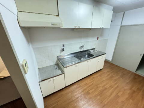 拡大写真:宝塚市小林2丁目 4階402のキッチン